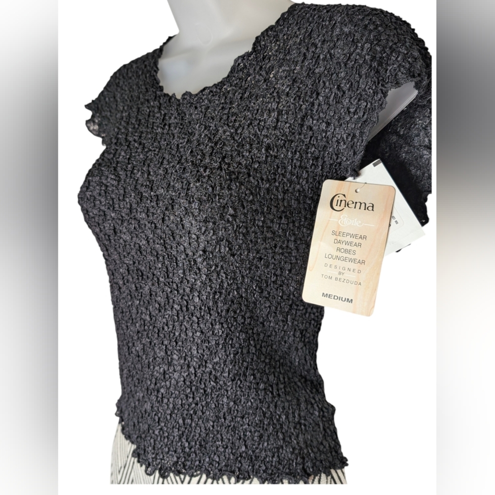 Vtg black crinkle bubble shirt blouse medium
